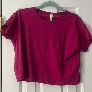Lululemon cropped tee